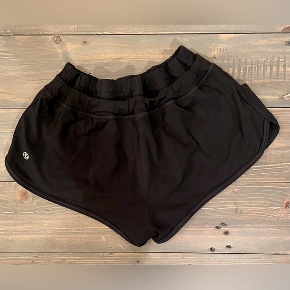 Lululemon shorts. Size 6 but fits small. Black - Picture 2 of 3
